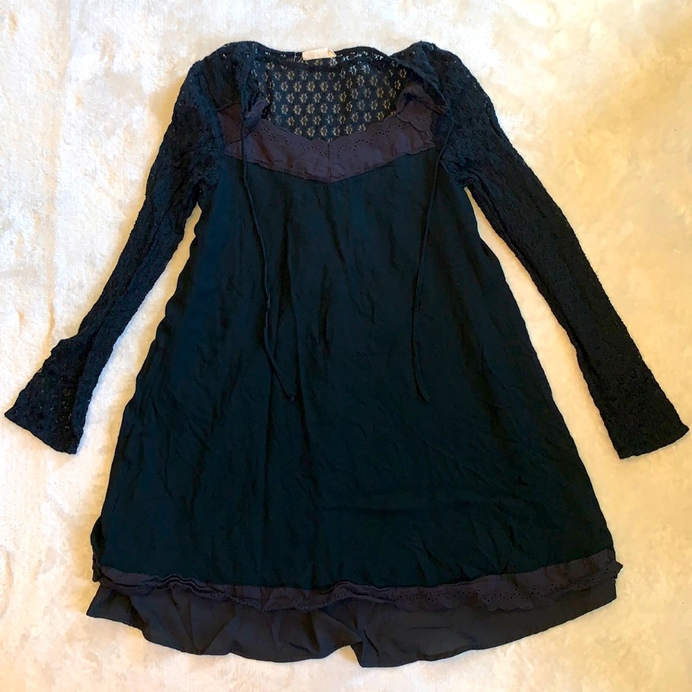 🌺3/$15 💃🏽 Altar’d State ‘S’ little black dress